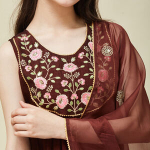 CurlyTales Girls Woven Design Embroidered Kurta with Sharara & Dupatta